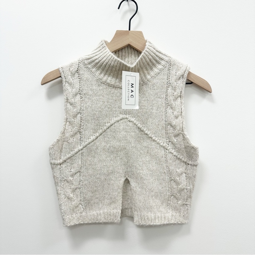 NWT Mac Collection Cut Him Out Mock Neck Sweater Vest in Oatmeal - Small